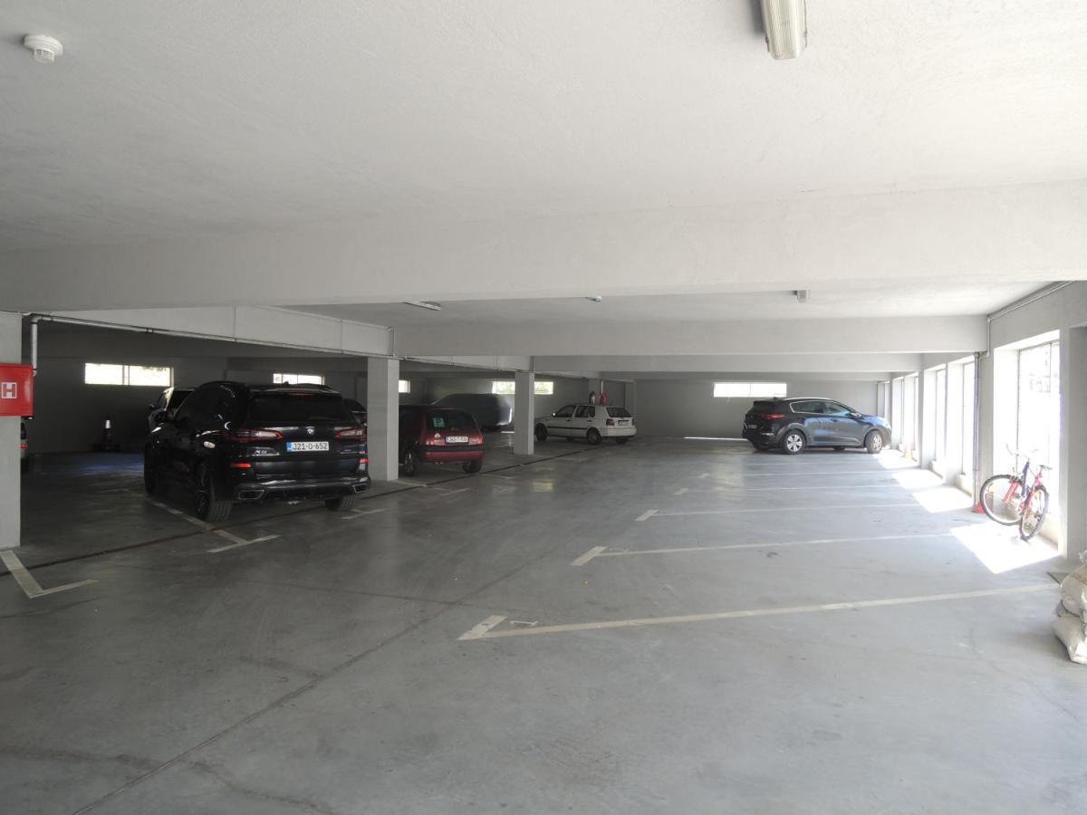 Hotel Logavina 8 Garage Parking 사라예보 외부 사진